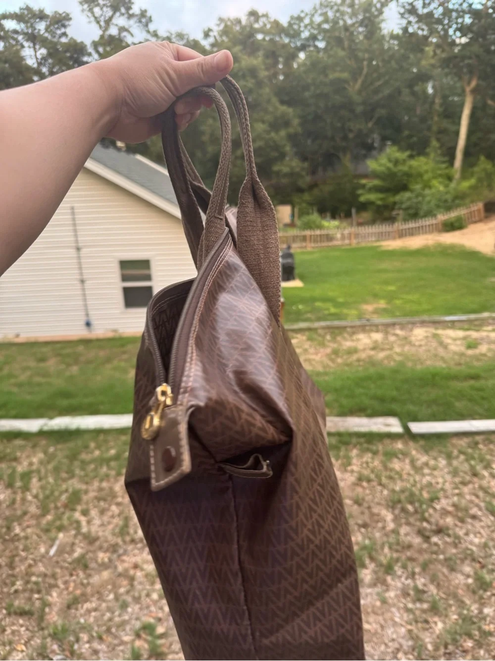 V-Logo Brown Men’s Travel Tote Bag